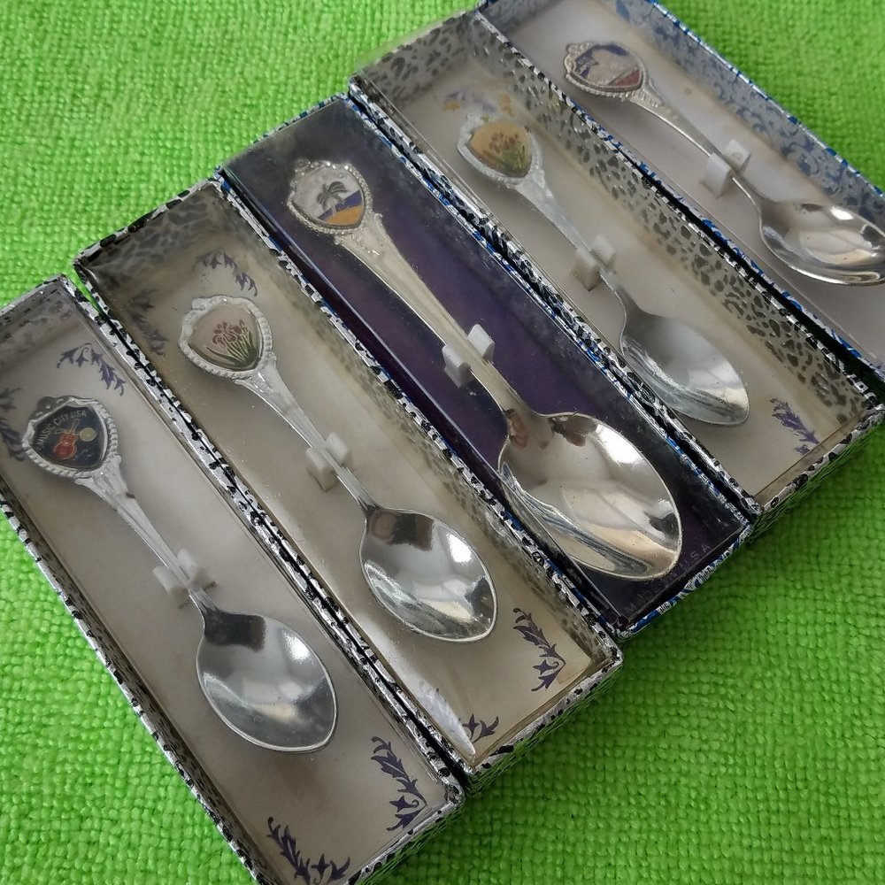Lot of 5 Vintage Collector Souvenir Spoons
